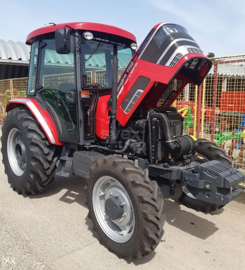 Traktori MAHINDRA