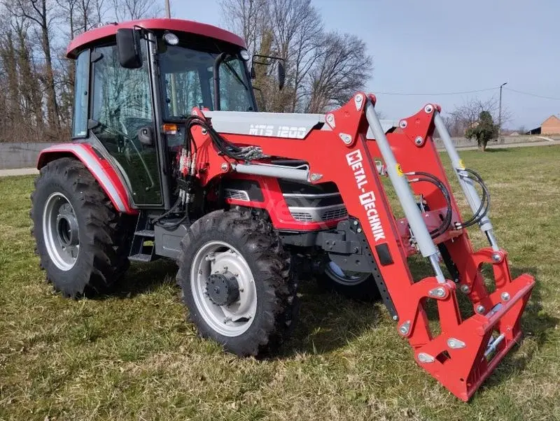 Traktori MAHINDRA
