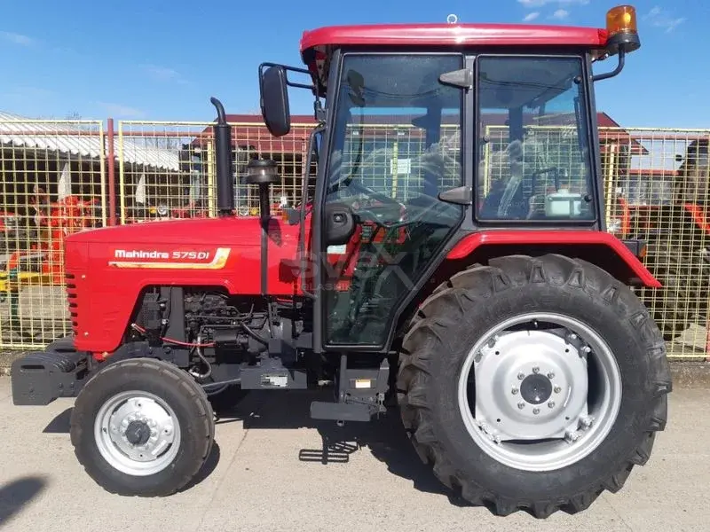 Traktori MAHINDRA