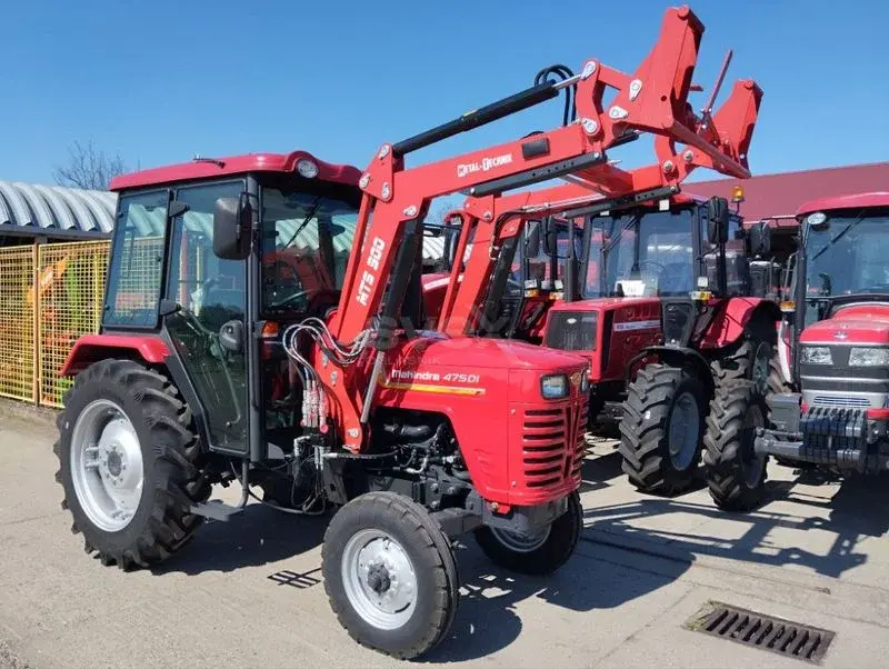 Traktori MAHINDRA