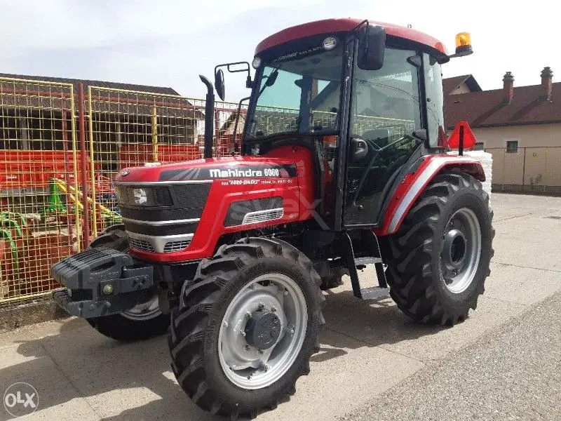 Traktori MAHINDRA