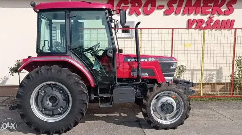 Traktori MAHINDRA