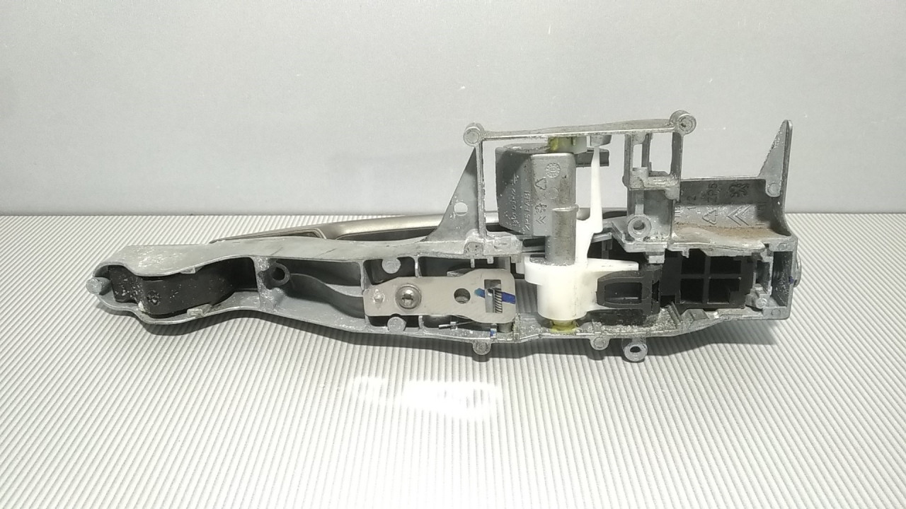 RUCKA VRATA PEUGEOT 208 > 12-15 9680168580