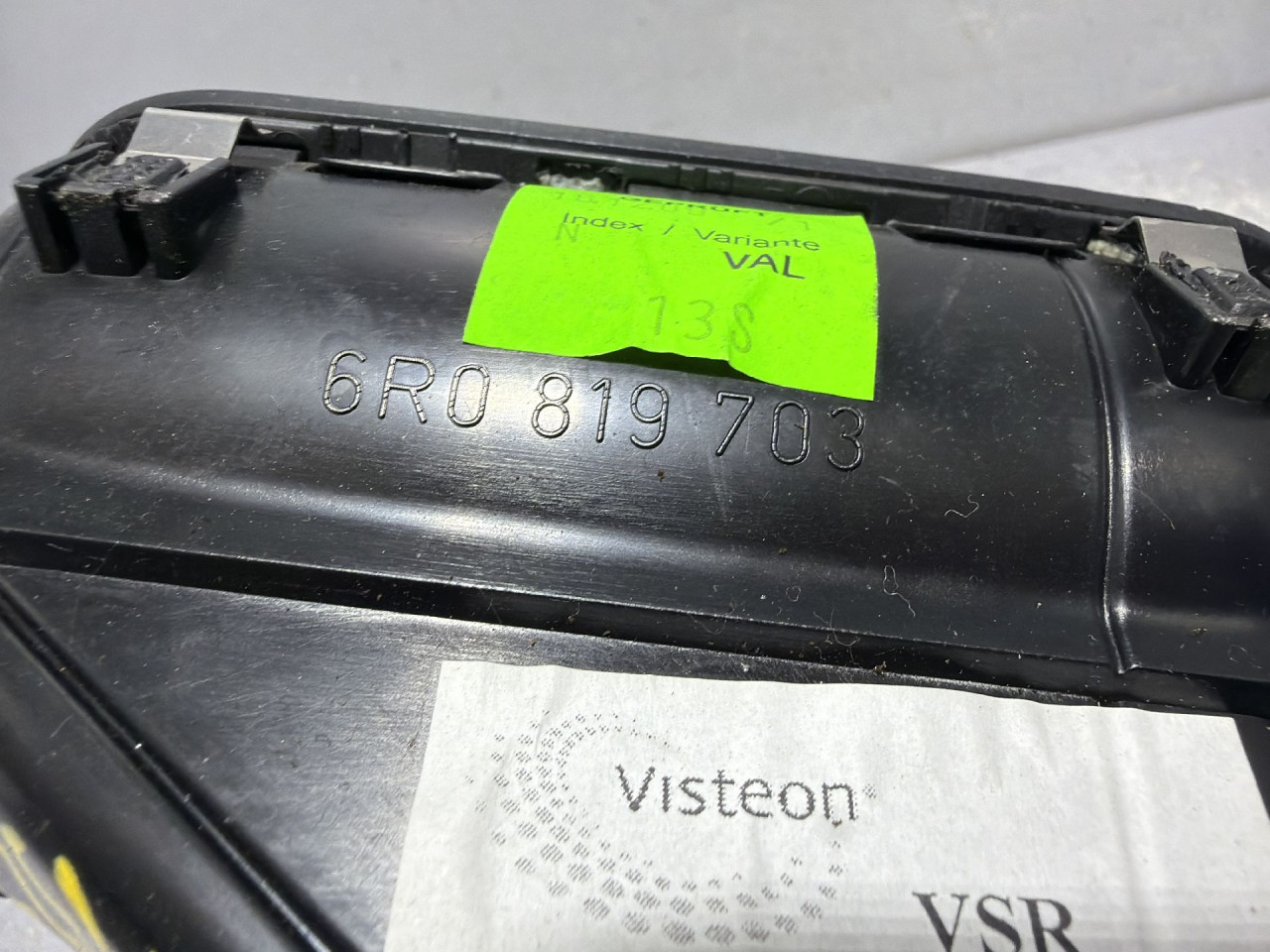DIJELOVI RESETKA VENTILACIJE VW POLO > 09-14 1.6 6R0819703
