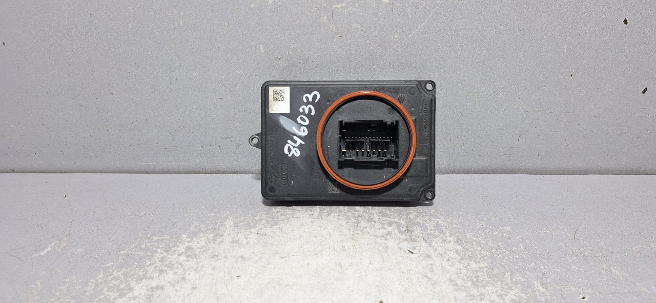DIJELOVI BALAST FARA AUDI Q3 > 18- 4K0941571