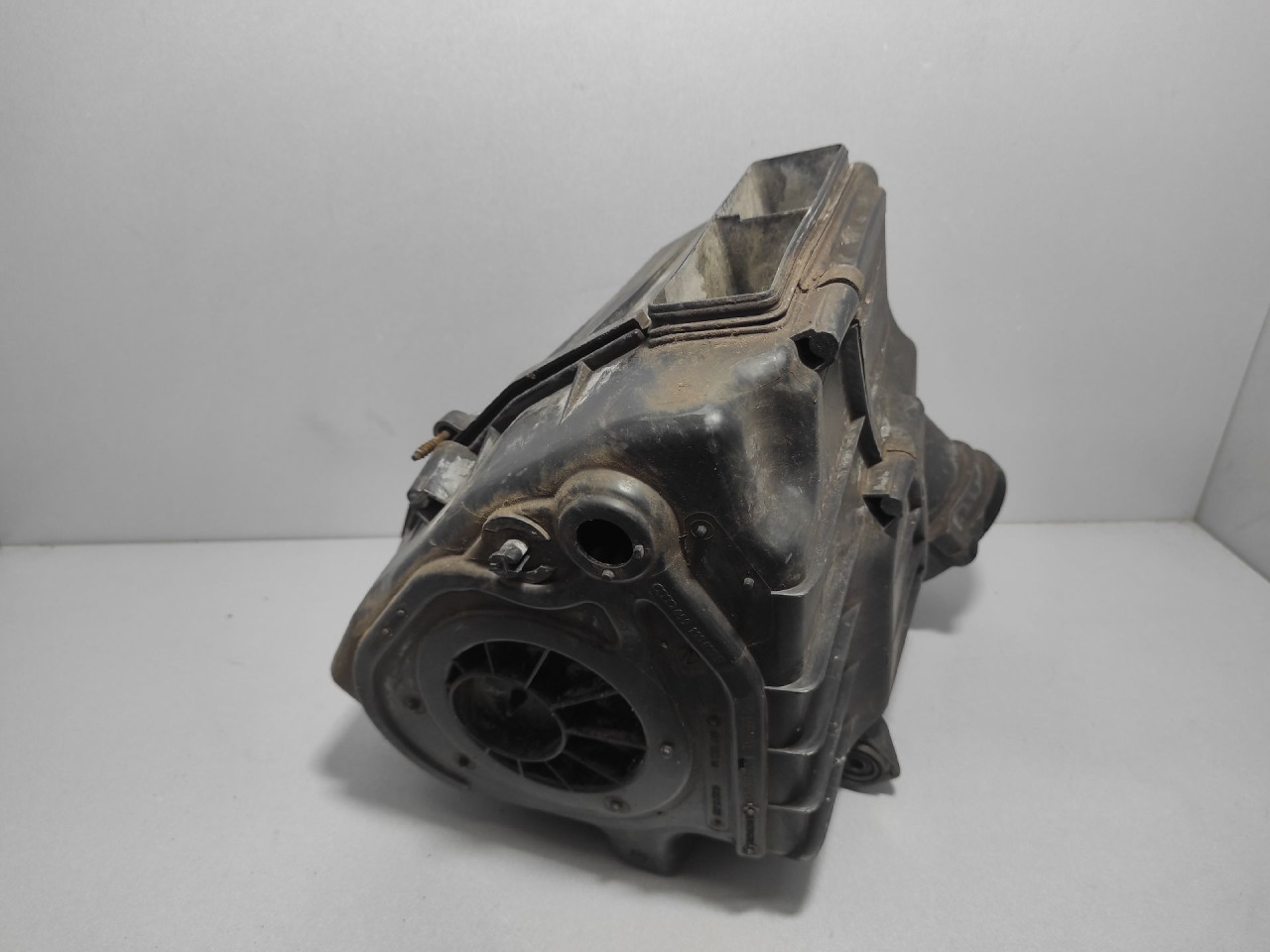 KUCISTE FILTERA ZRAKA AUDI A8 (4E) > 02-10 059133823B