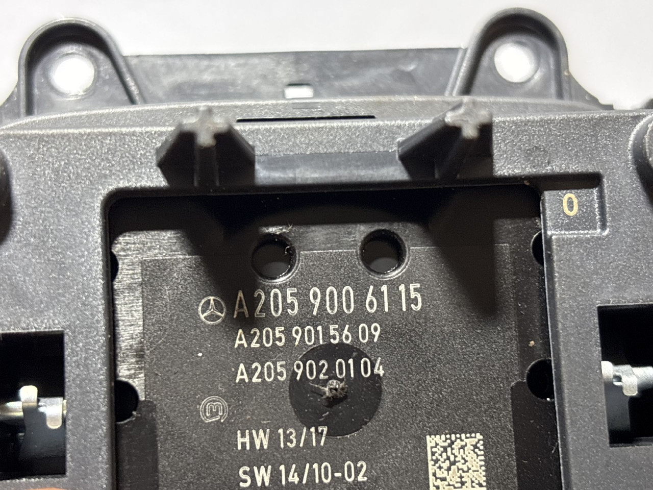 PREKIDACI MULTIMEDIJE MERCEDES GLC (X253) > 16-22 A2059006115