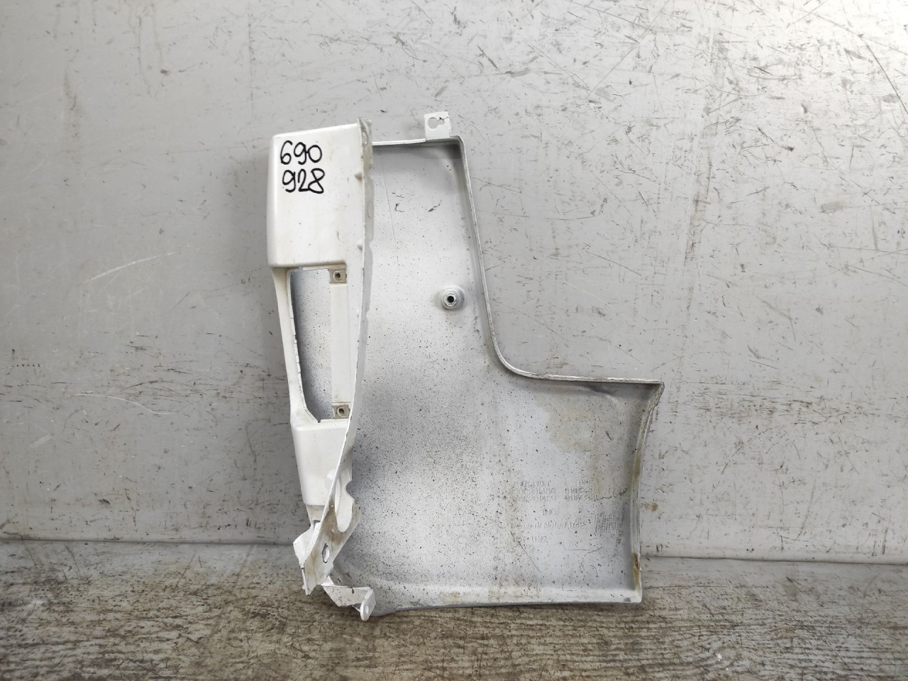 ZADNJI DIO BRANIKA NISSAN PRIMASTAR > 07-15 8200201458