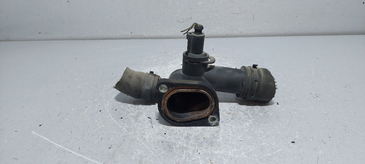 KUCISTE TERMOSTATA VW GOLF 6 > 08-12 06A121133AL