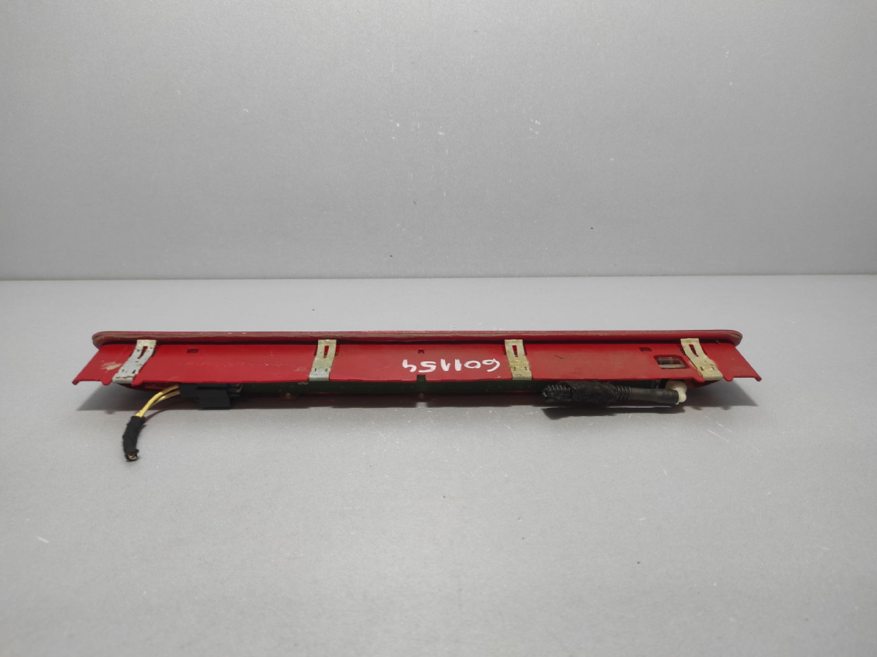 TRECE STOP SVJETLO VW POLO > 09-14 5K0945087B