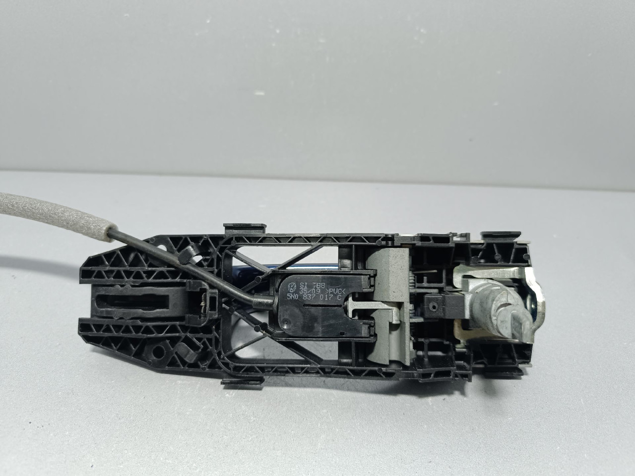 DIJELOVI RUCKA VRATA VW GOLF 6 > 08-12 5N0837885H