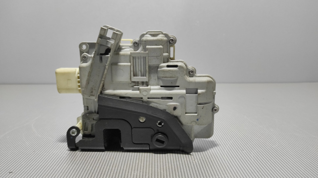 BRAVA VRATA VW PASSAT B7 > 10-14 3C4839016A
