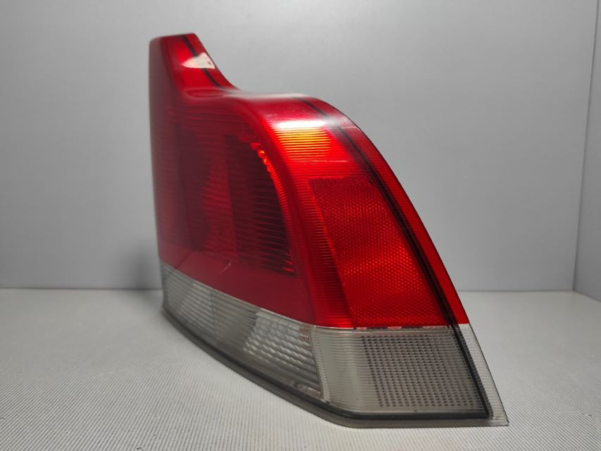 DIJELOVI STOP SVJETLO VOLVO S60 > 00-05 8664080