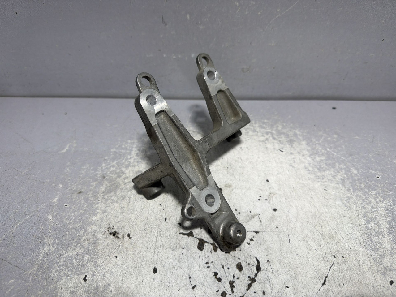 DIJELOVI NOSAC VOLVO XC60 > 17- 31437845