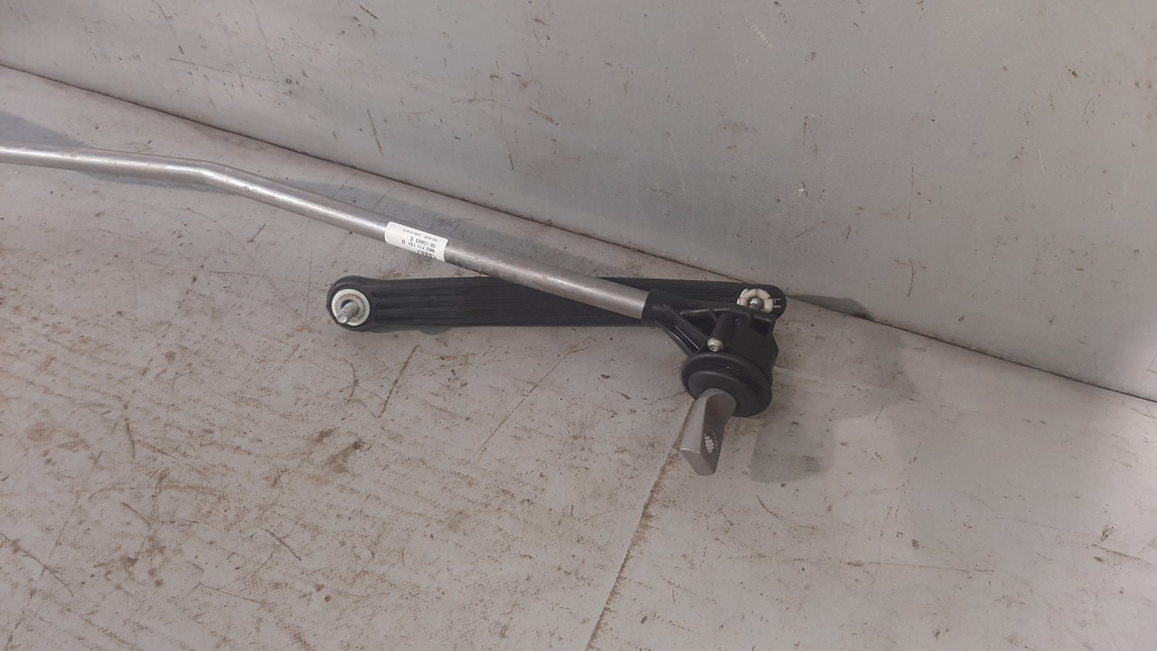 DIJELOVI SALTEBLA AUDI A4 (B8) > 12-15 8K0711271E