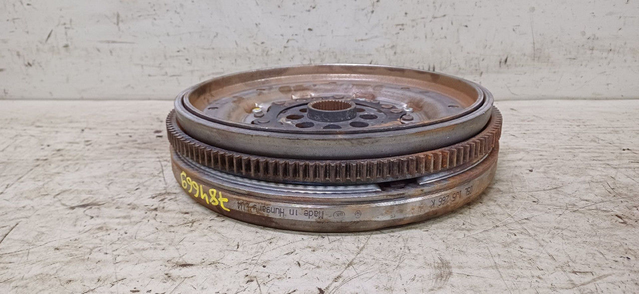 DIJELOVI ZAMAJAC VW GOLF 8 > 19- 05L105266K