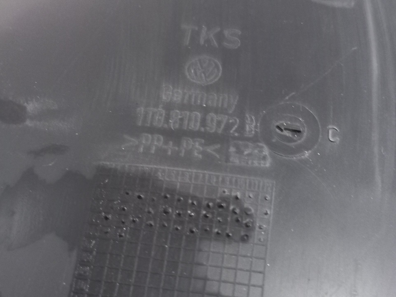 UNUTRASNJI BLATOBRAN VW TOURAN > 03-06 1T0810972B