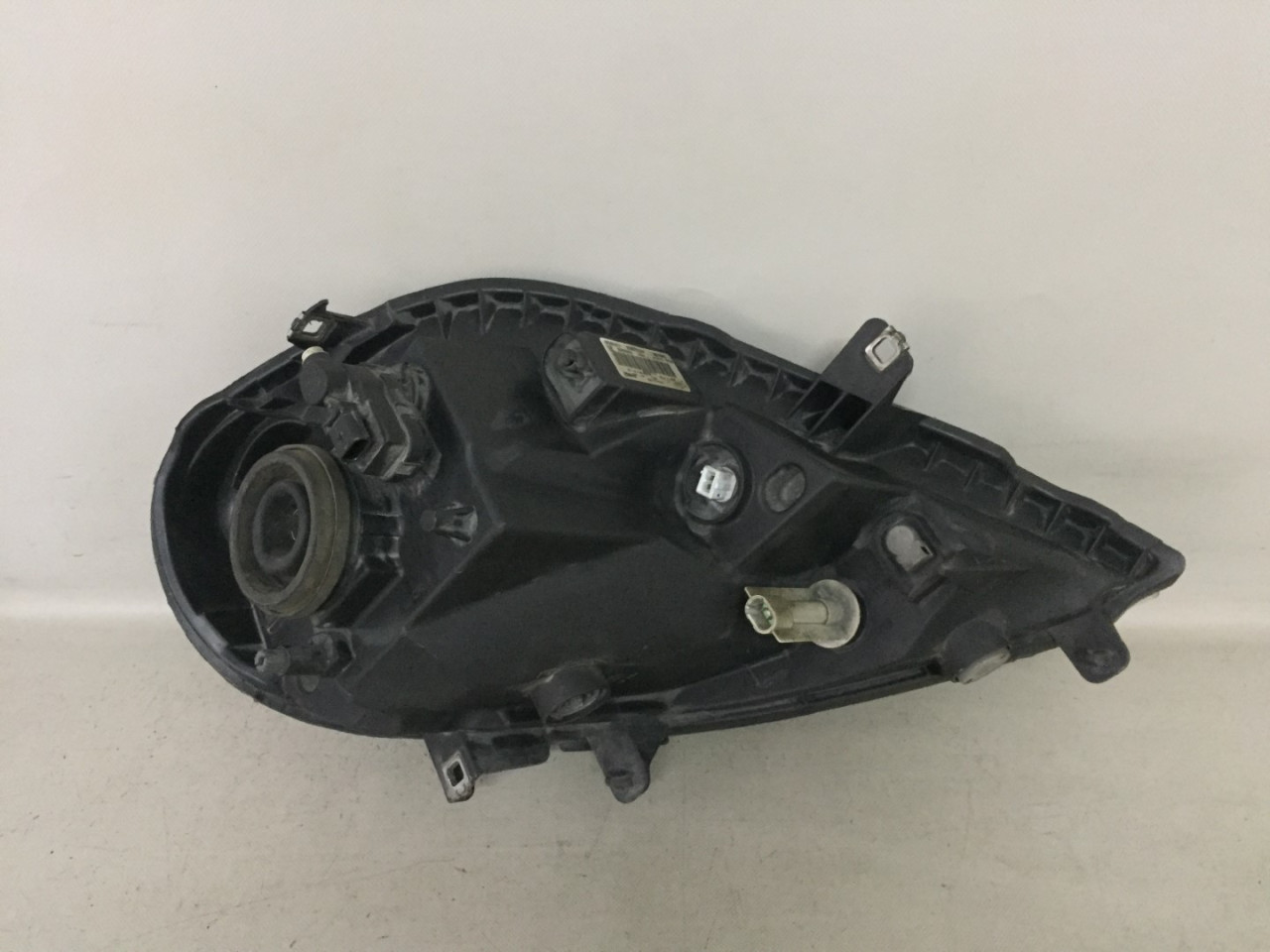 DIJELOVI FAR RENAULT TRAFIC > 07-14 8200701354