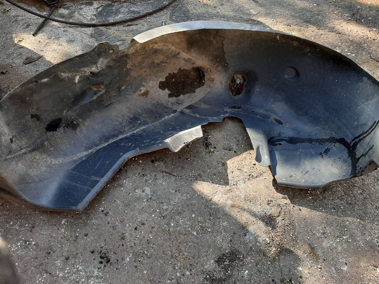 UNUTRASNJI BLATOBRAN PEUGEOT 208 > 12-15 9673769180