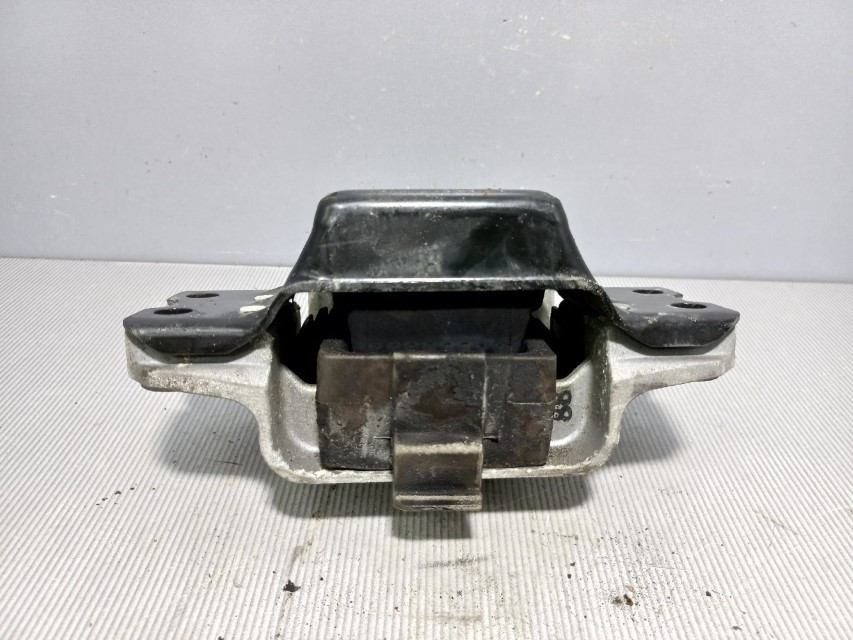 DIJELOVI NOSAC MOTORA AUDI A3 > 03-08 1K0199555M