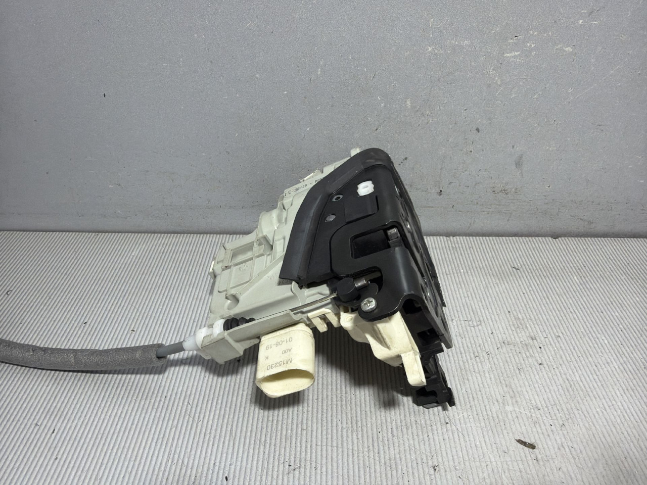 DIJELOVI BRAVA VRATA AUDI A4 (B9) > 19- 2.0 4G0839016F