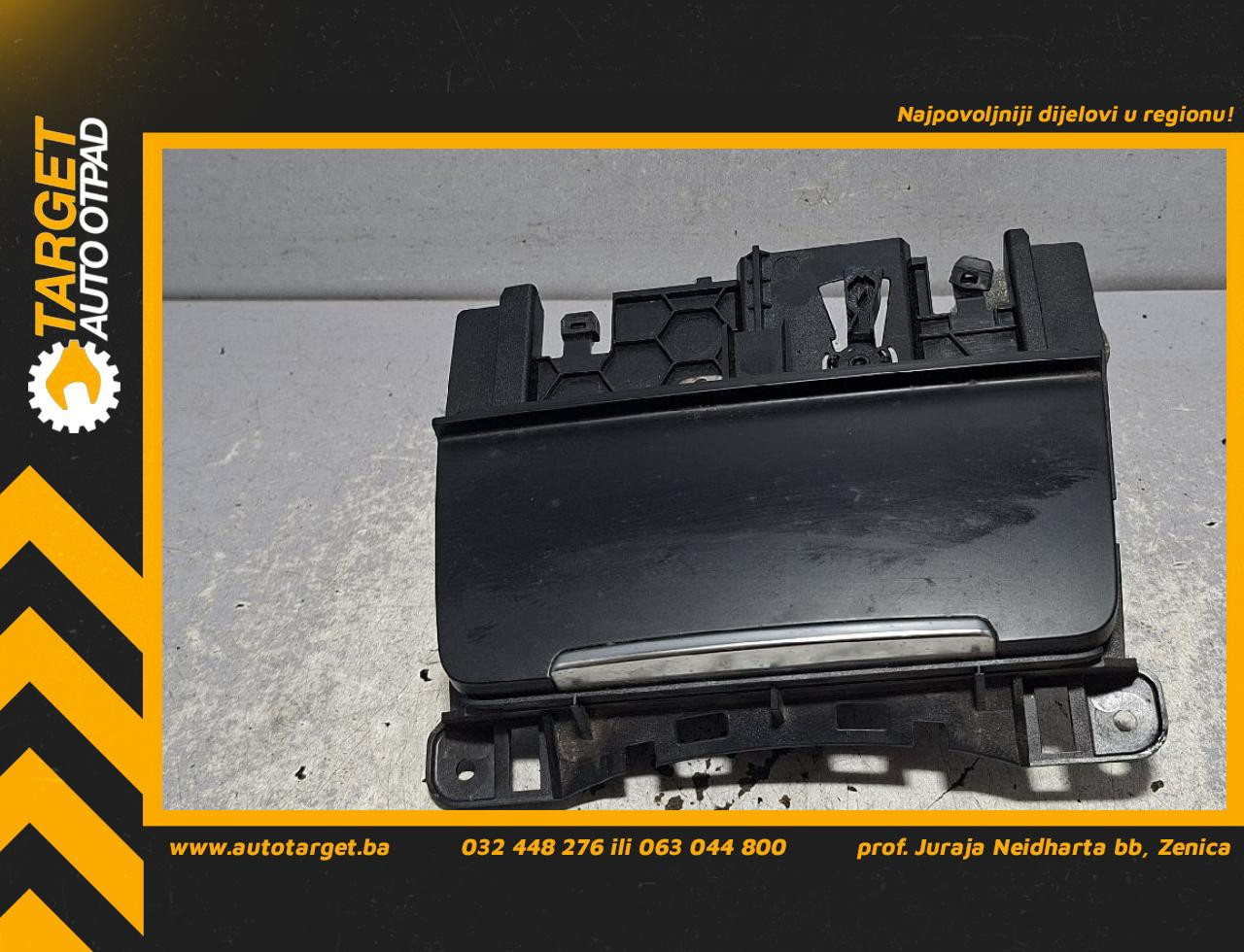 DIJELOVI PEPELJARA AUDI A4 (B8) > 12-15 8K0857951C