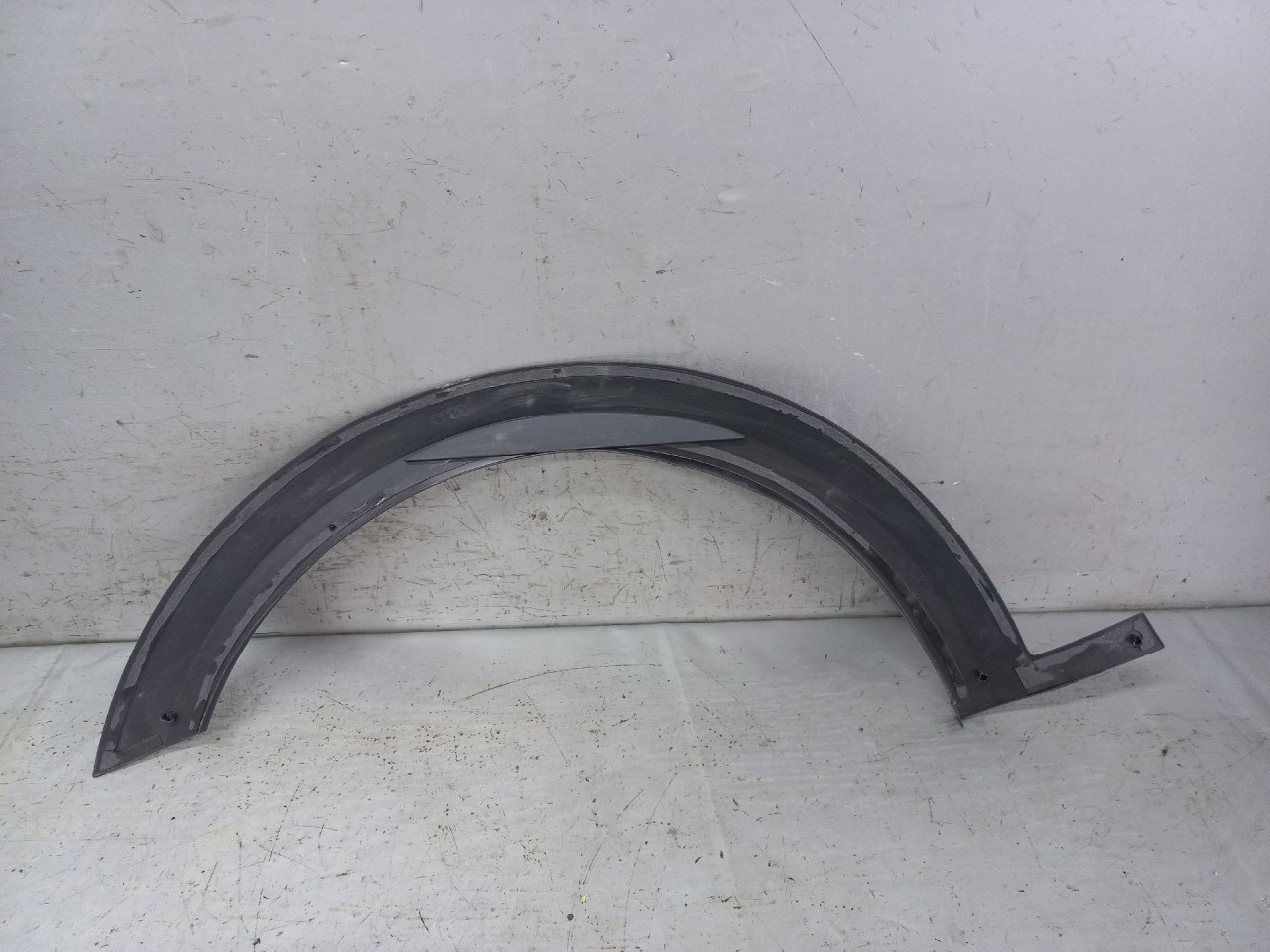 DIJELOVI RUB BLATOBRANA AUDI A4 (B9) > 15-18 8W9853718B