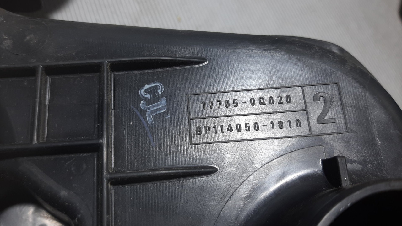 KUCISTE FILTERA ZRAKA TOYOTA YARIS > 06-09 17705-0Q020