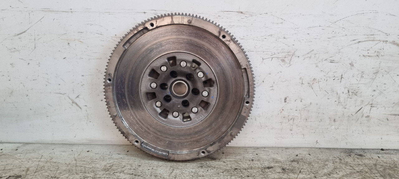 DIJELOVI ZAMAJAC VW CRAFTER > 17- 04L105266P