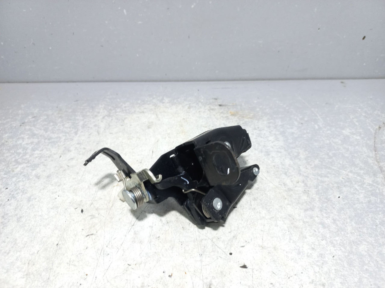 DIJELOVI BRAVA VRATA VW CADDY > 10-15 7H0827161A
