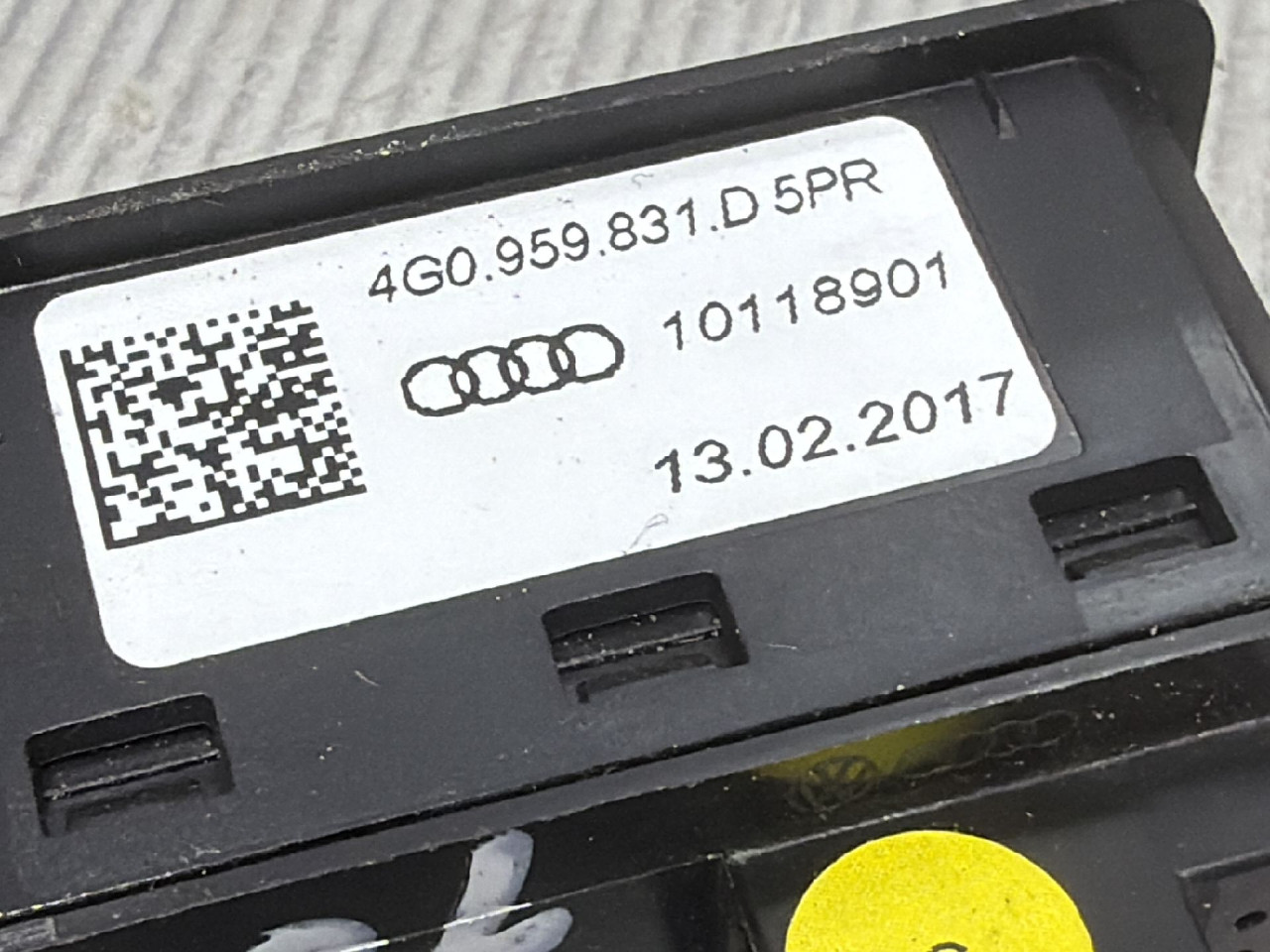 DIJELOVI PREKIDAC AUDI Q5 (FY) > 17 - 20  3.0 4G0959831D