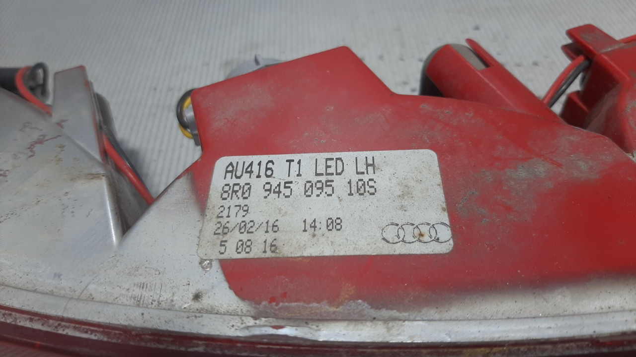 TRECE STOP SVJETLO AUDI Q5 > 08-11 8R0945095