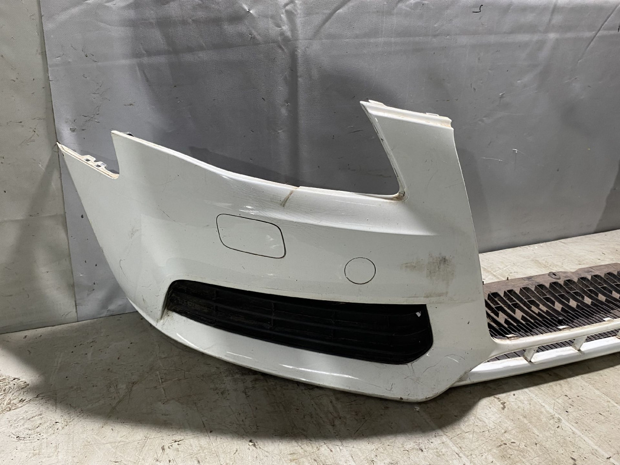 DIJELOVI BRANIK AUDI A4 (B8) > 07-11