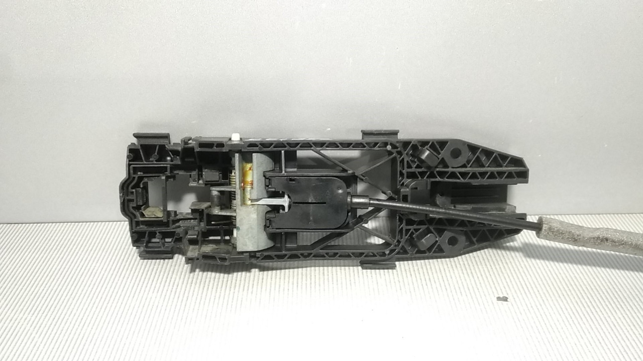 RUCKA VRATA SKODA OCTAVIA > 13-16 5L0837885C