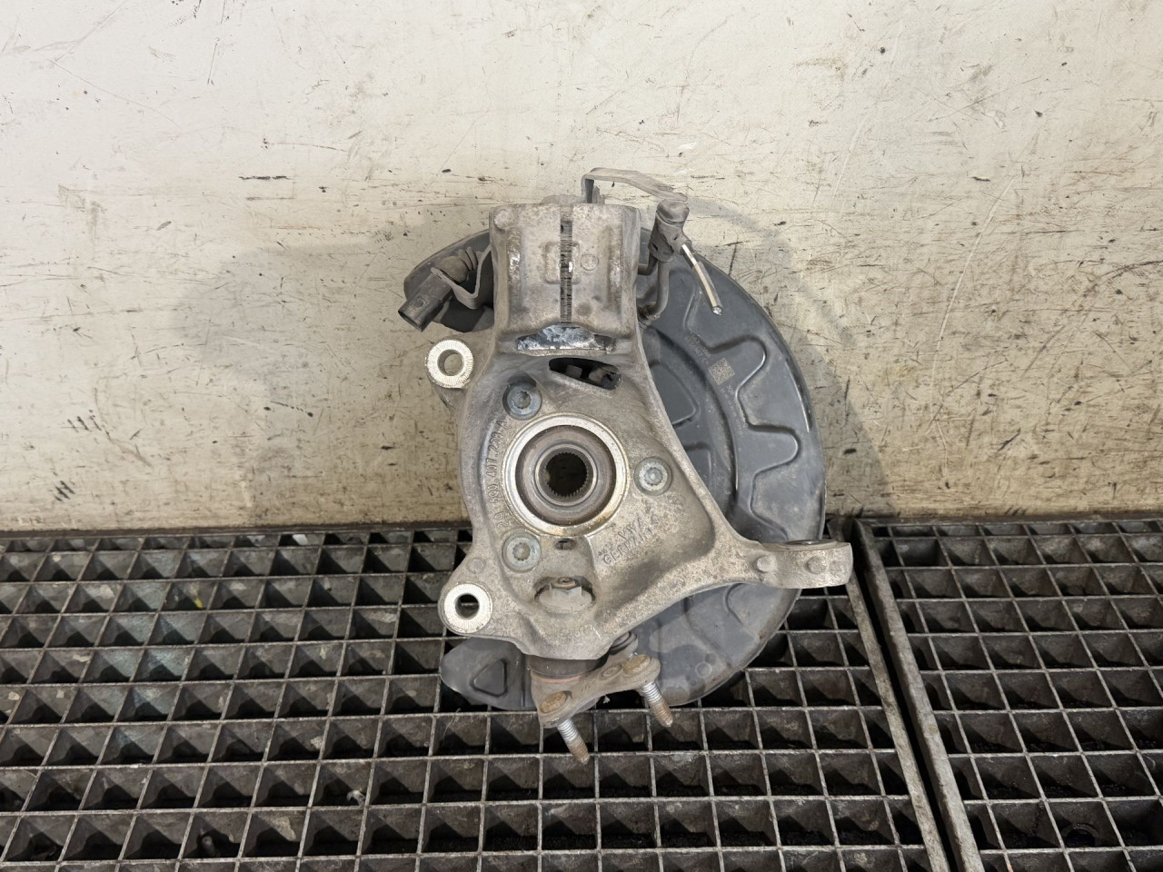 DIJELOVI GLAVCINA VW PASSAT B8 > 14-19 2.0 5Q0407258A