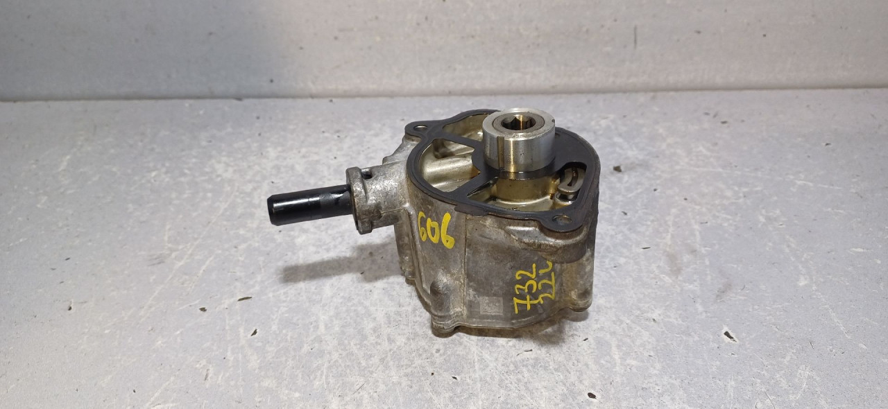 VAKUM PUMPA MERCEDES C KLASA (W205/S205) > 14-18 A65123