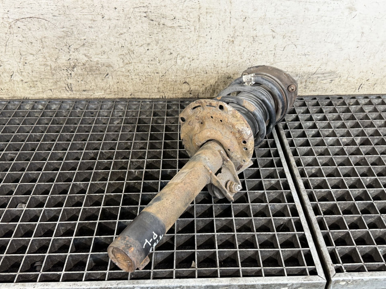 DIJELOVI AMORTIZER AUDI A3 (8V1/8VA) > 12-16 2.0 8V0413023
