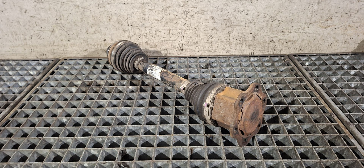 DIJELOVI POLUOSOVINA AUDI A4 (B8) > 12-15 2.0 8K0407271AL
