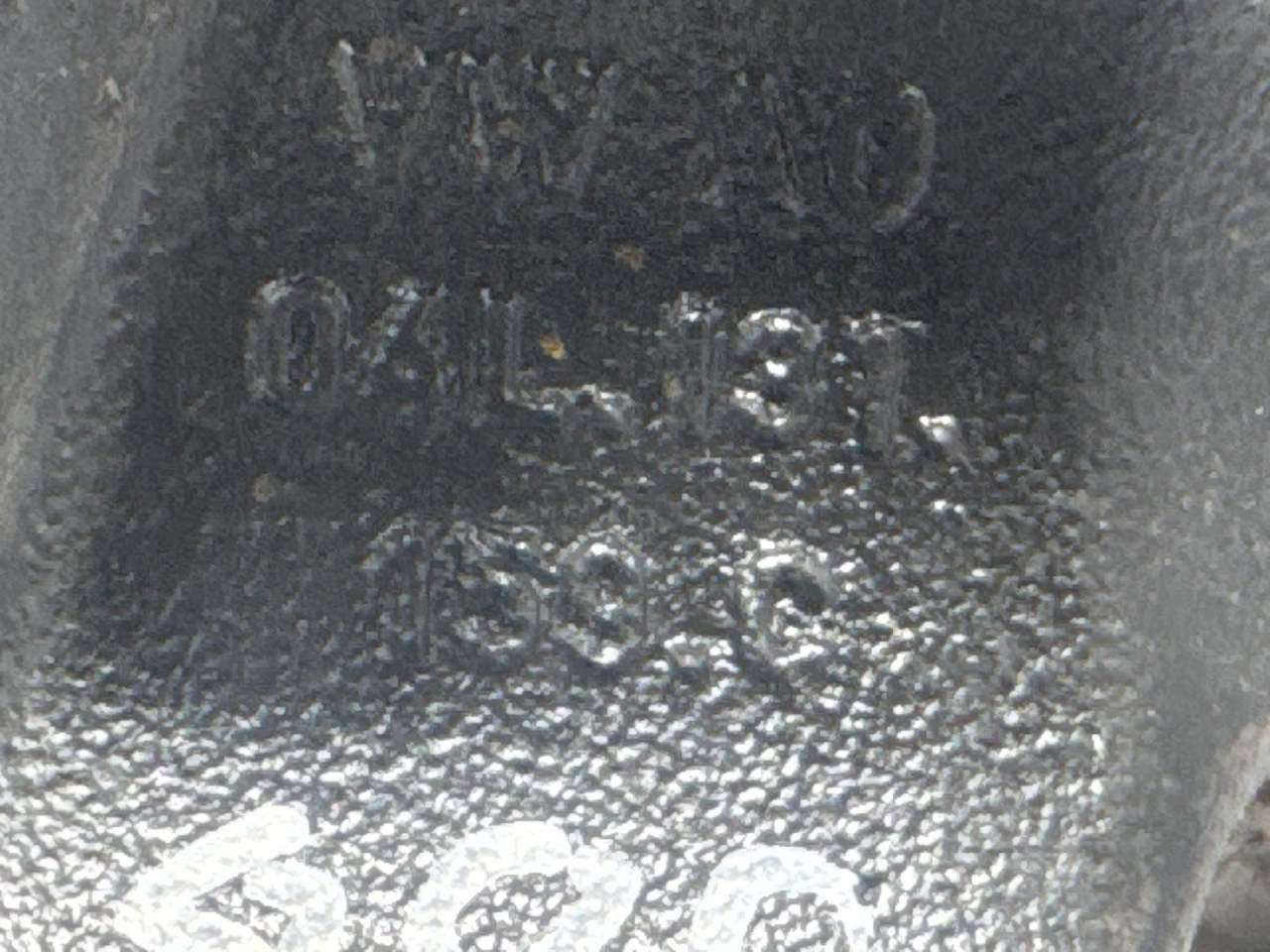 DIJELOVI NOSAC AUDI Q5 (FY) > 17 - 20  04L131159C