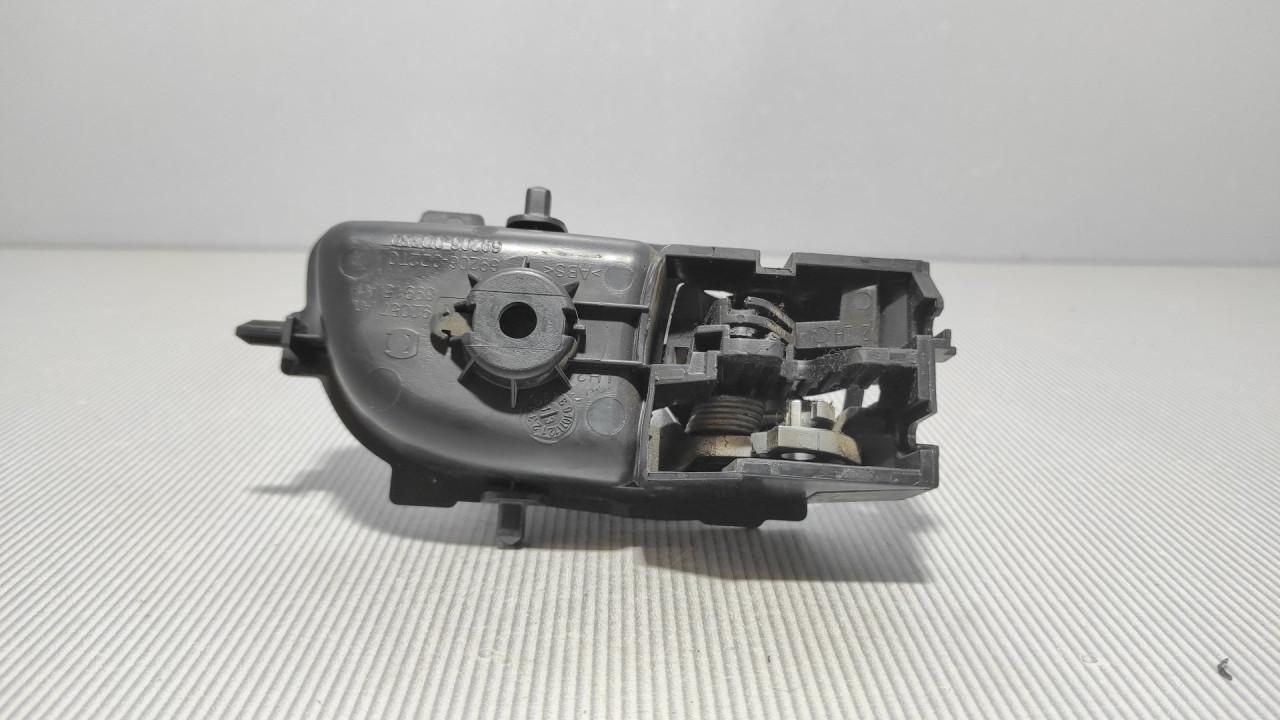UNUTRASNJA RUCKA VRATA TOYOTA AURIS > 13-15 692060D280