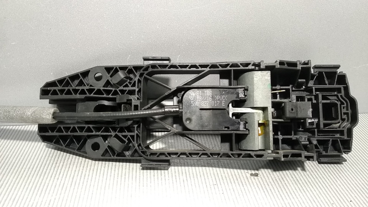 DIJELOVI RUCKA VRATA VW TIGUAN > 07-11 5N0839885H