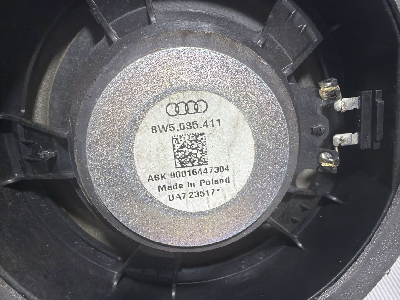 DIJELOVI ZVUCNIK AUDI A4 (B9) > 15-18 2.0 8W5035411
