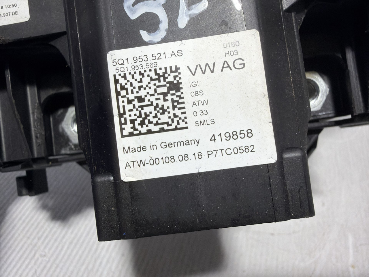 DIJELOVI RUCICE VOLANA VW PASSAT B8 > 14-19 2.0 5Q1953521AS
