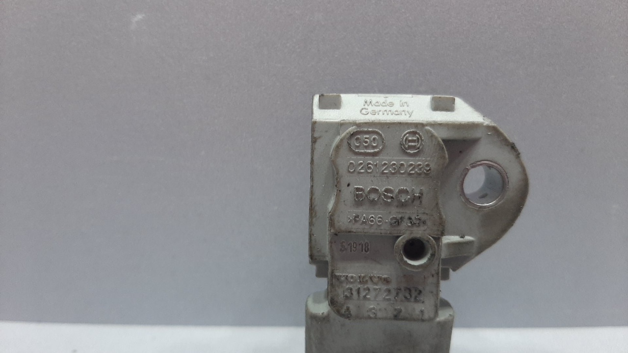 DIJELOVI SENZOR PRITISKA GORIVA VOLVO S60 > 00-05 0261230239