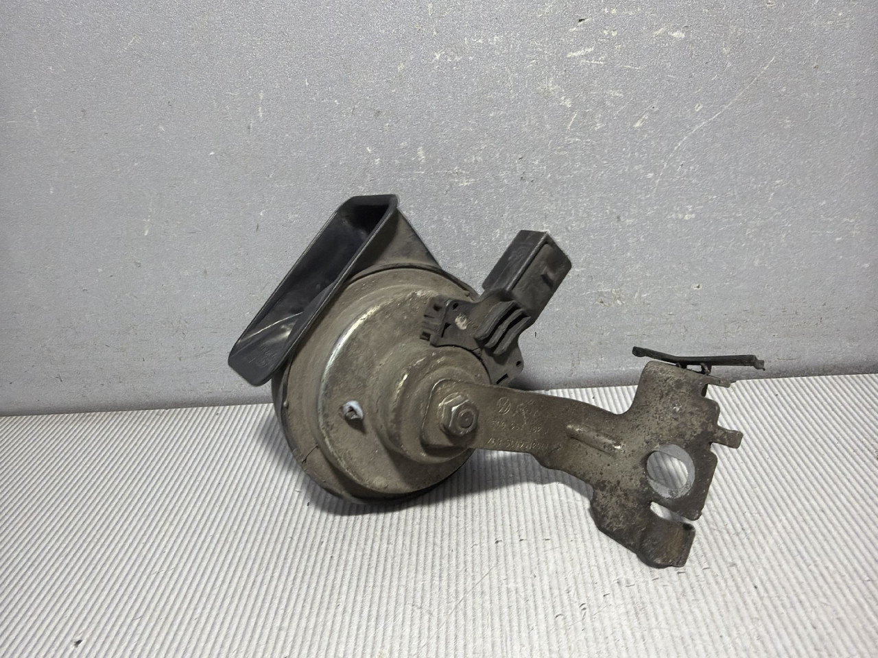 DIJELOVI SIRENA VW GOLF 7 > 12-16 2.0 5Q0951221