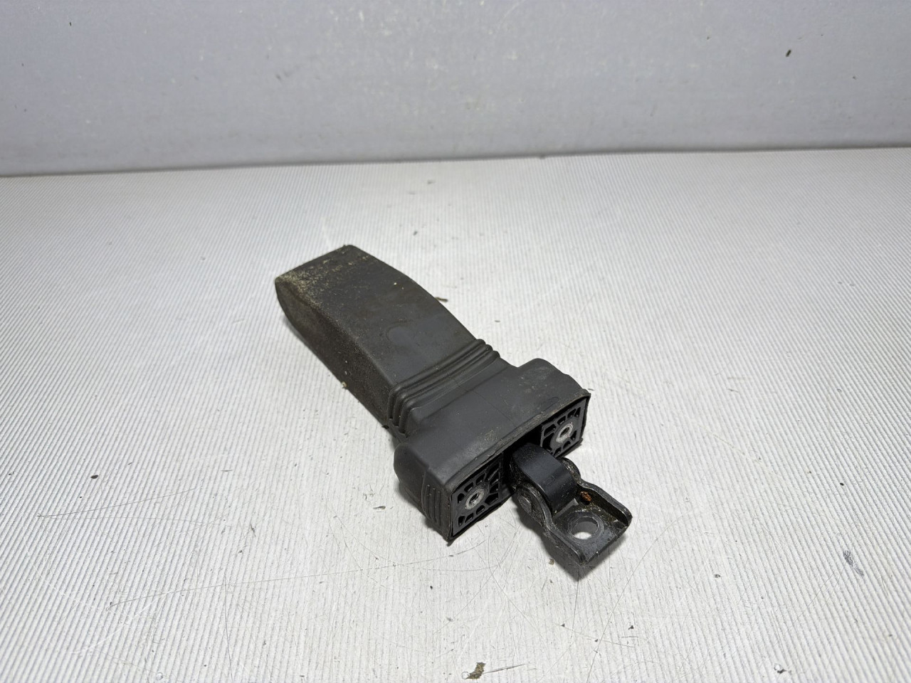 DIJELOVI GRANICNIK VRATA AUDI Q3 > 11-15 2.0 8U0837249C