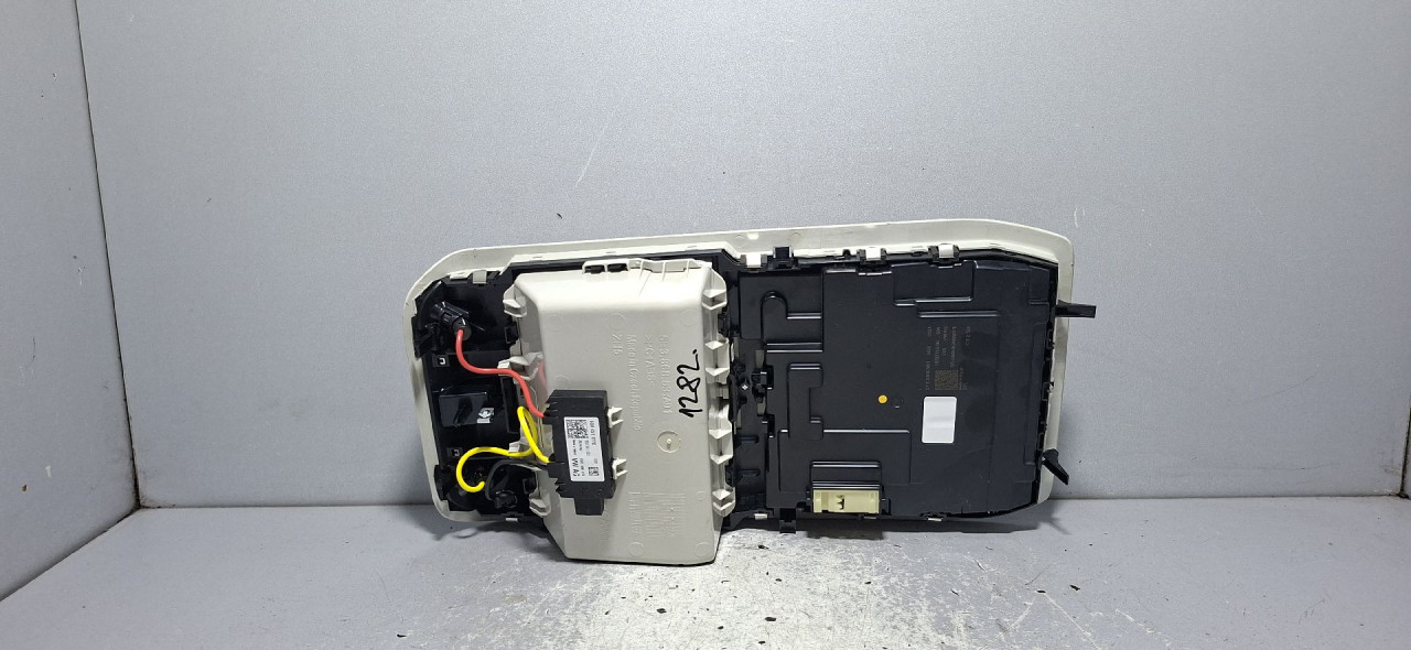 DIJELOVI RASVJETA U KABINI VW TIGUAN > 20- 2.0 571959561