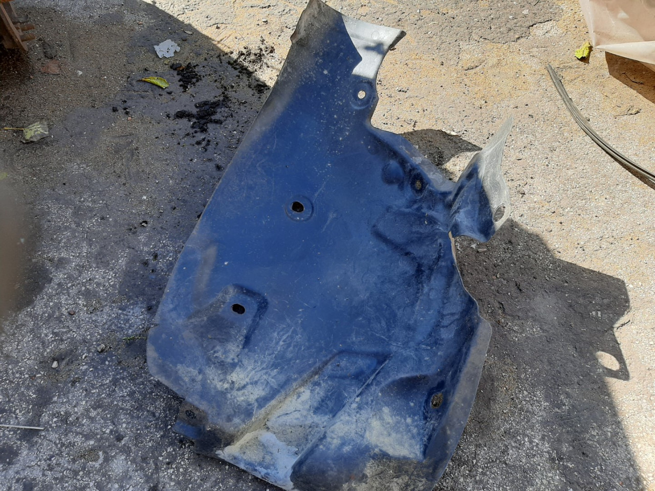 UNUTRASNJI BLATOBRAN RENAULT FLUENCE > 10-12 638450018r