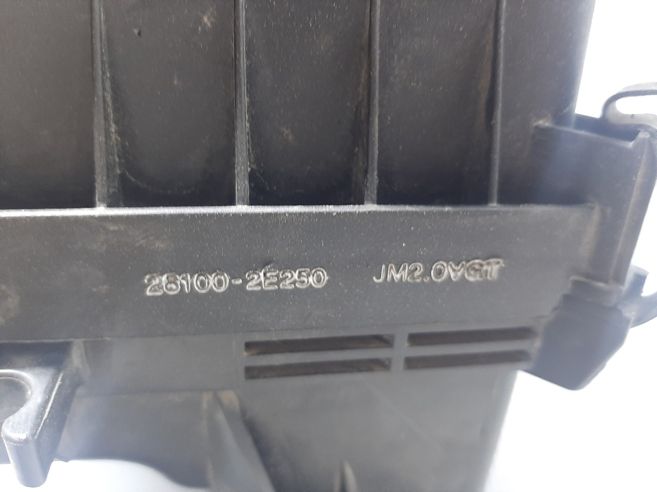 KUCISTE FILTERA ZRAKA HYUNDAI TUCSON > 04-10 26100-2E25