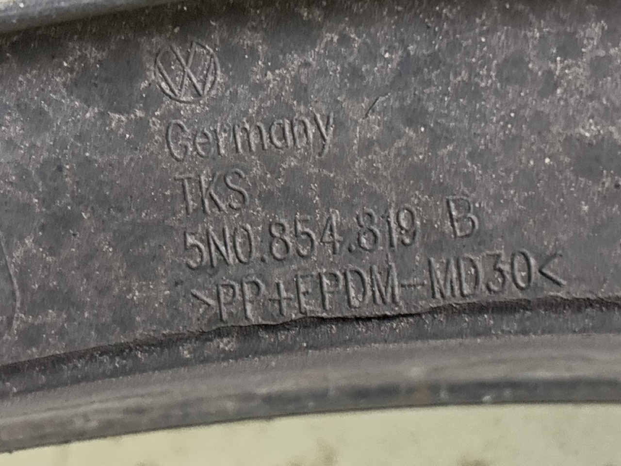 RUB BLATOBRANA VW TIGUAN > 07-11 5N0854819B